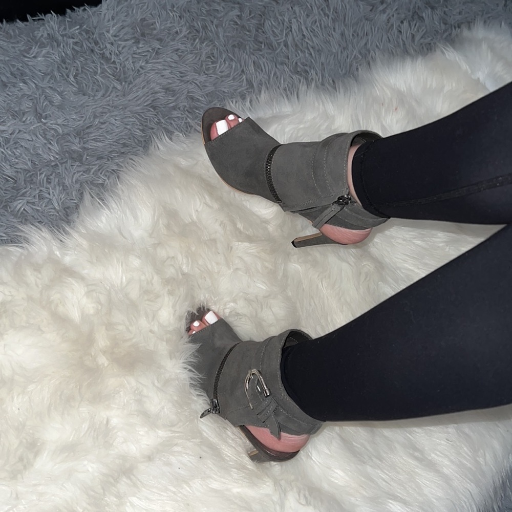 Dolce Vita Bootie Heels, Size 7.
